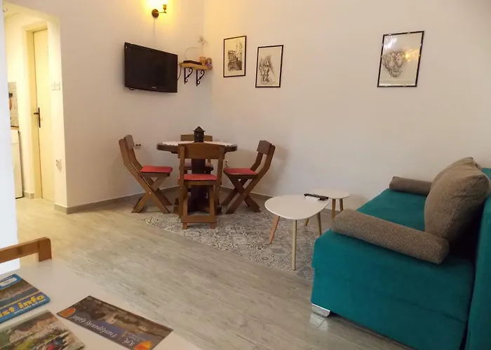 With Private Garden, Hot Tub, Wifi, Sat Tv, Klima, Near Njivice
