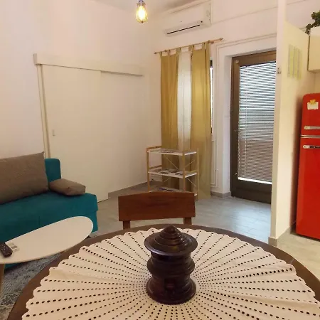 With Private Garden, Hot Tub, Wifi, Sat Tv, Klima, Near Διαμέρισμα