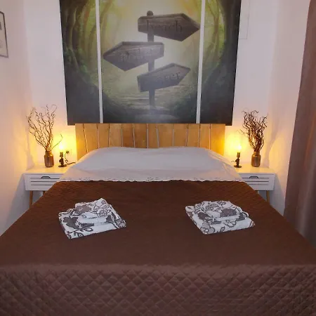 With Private Garden, Hot Tub, Wifi, Sat Tv, Klima, Near *