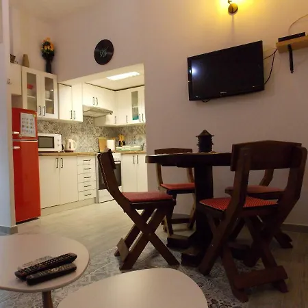 With Private Garden, Hot Tub, Wifi, Sat Tv, Klima, Near *