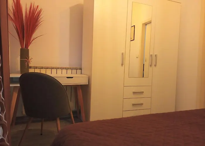 With Private Garden, Hot Tub, Wifi, Sat Tv, Klima, Near