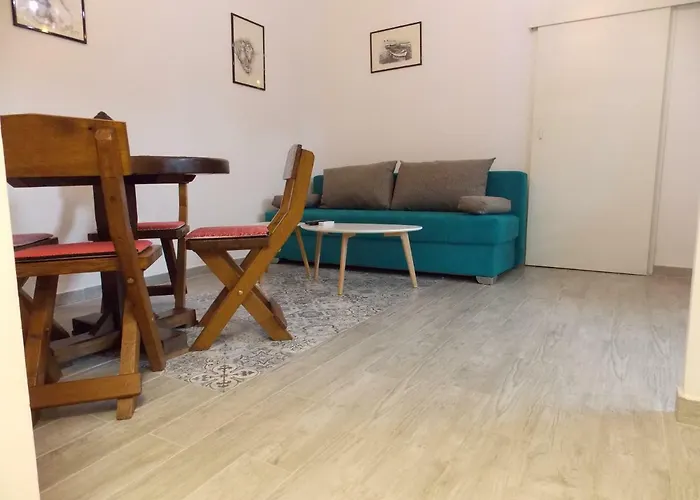 Appartement With Private Garden, Hot Tub, Wifi, Sat Tv, Klima, Near