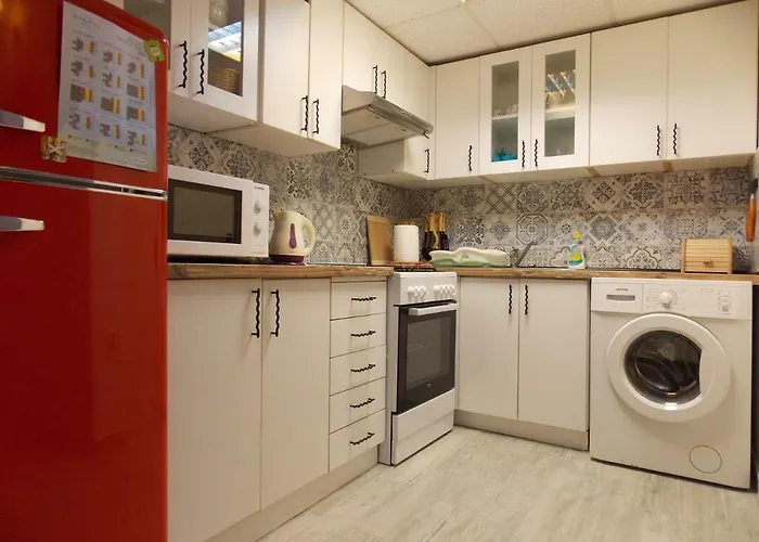 With Private Garden, Hot Tub, Wifi, Sat Tv, Klima, Near