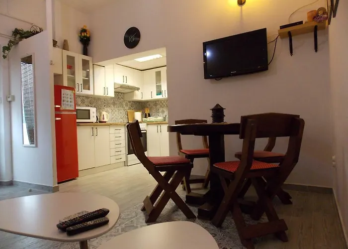 With Private Garden, Hot Tub, Wifi, Sat Tv, Klima, Near *